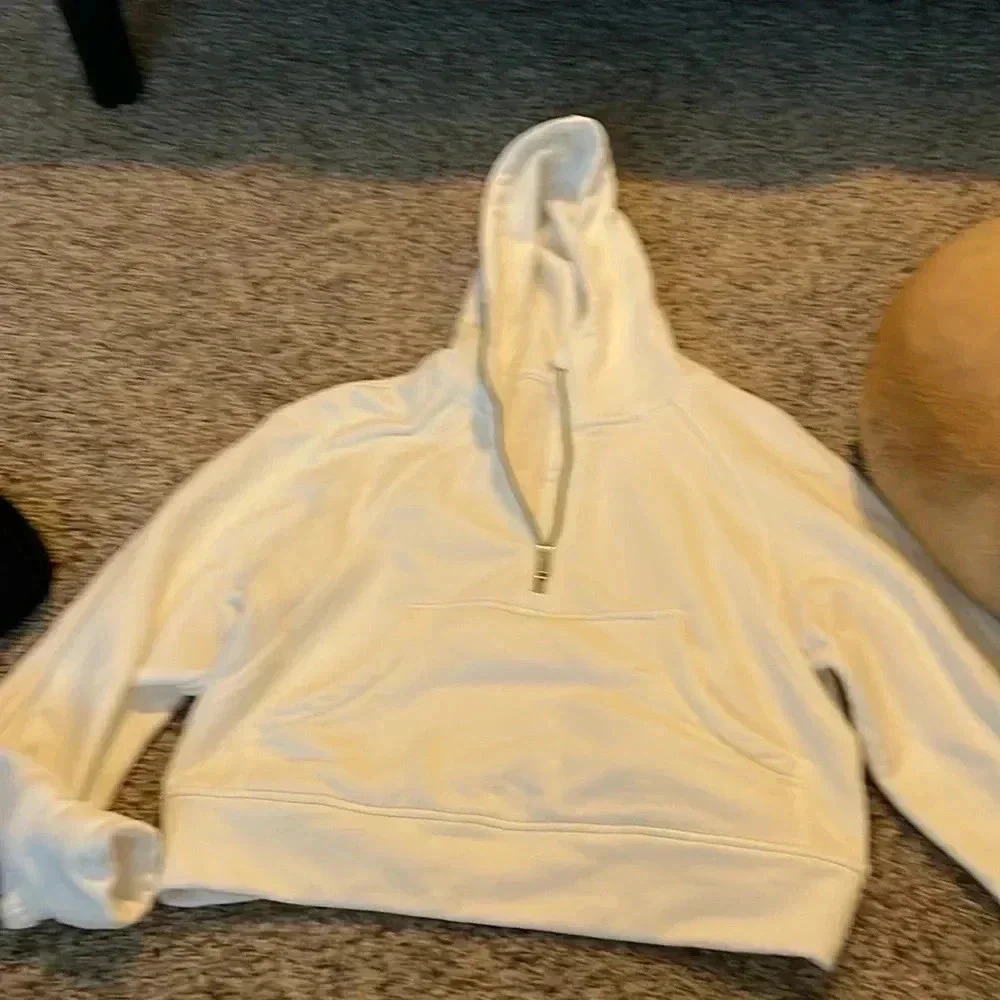 Cropped hoodie zip up size medium